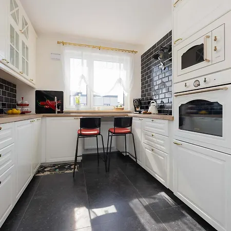 Exceptional In With Parking By Renters *